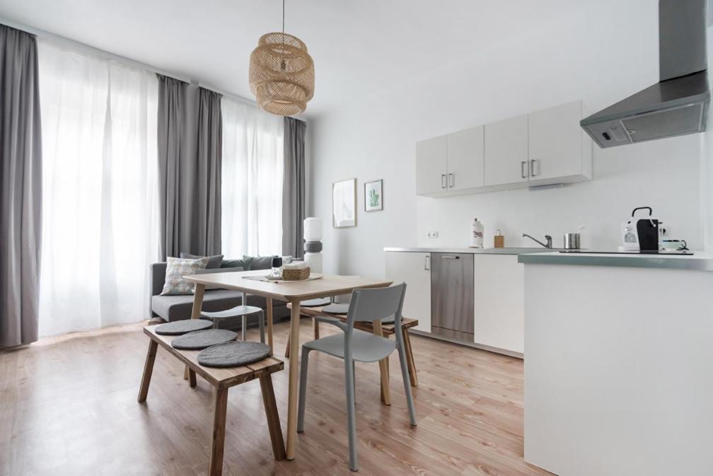 Caring Family Close To The Center Apartamento Viena